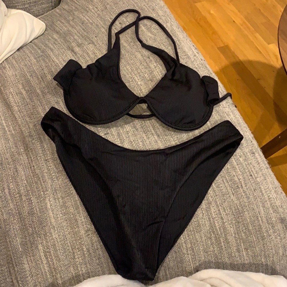 Black bikini